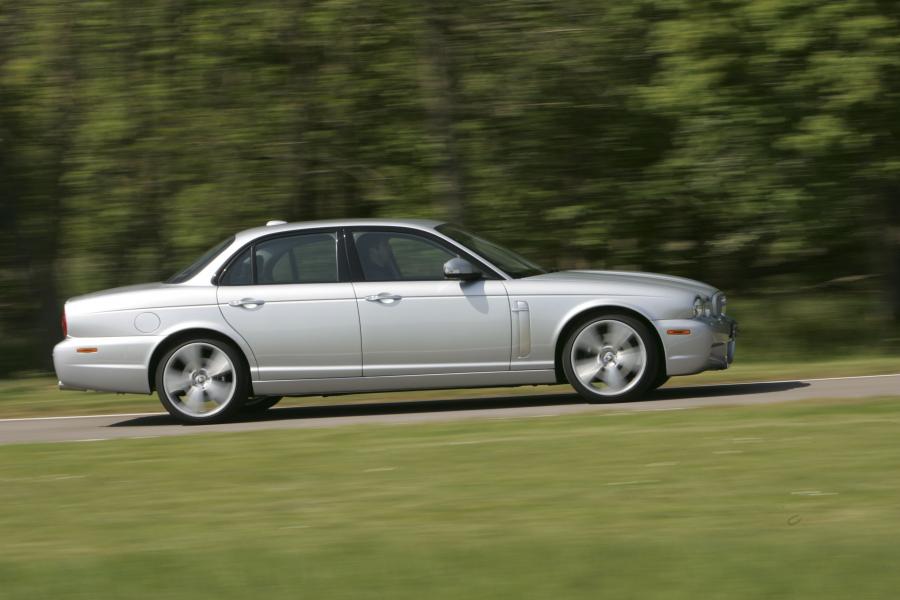  Jaguar XJR 2006 года  (фото 3 из 5)